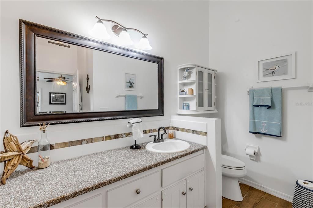 待售: $310,000 (2 贝兹, 2 浴室, 1235 平方英尺)