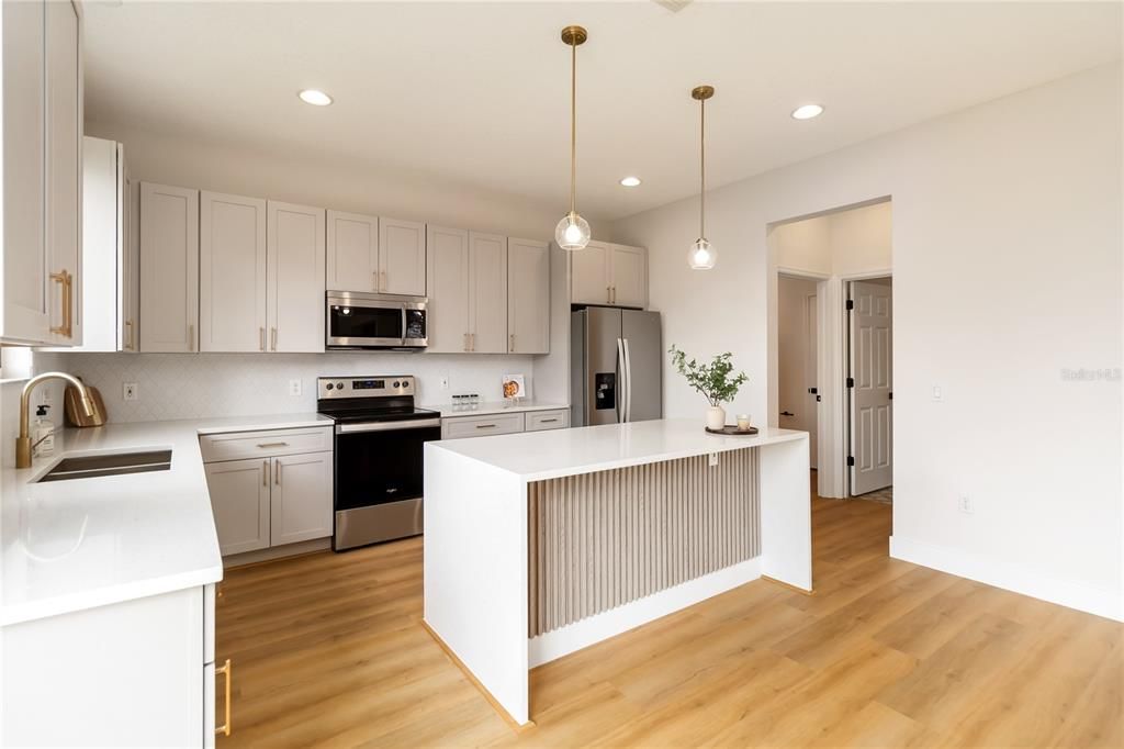 For Sale: $475,000 (4 beds, 2 baths, 2810 Square Feet)