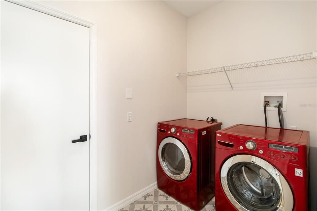 For Sale: $475,000 (4 beds, 2 baths, 2810 Square Feet)