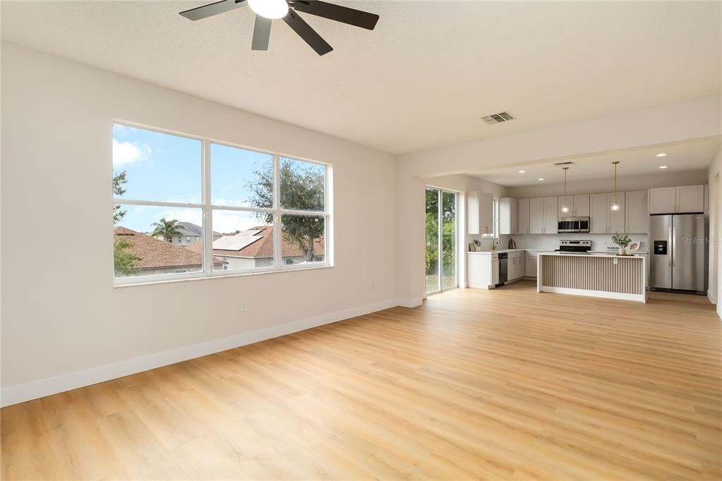 For Sale: $475,000 (4 beds, 2 baths, 2810 Square Feet)