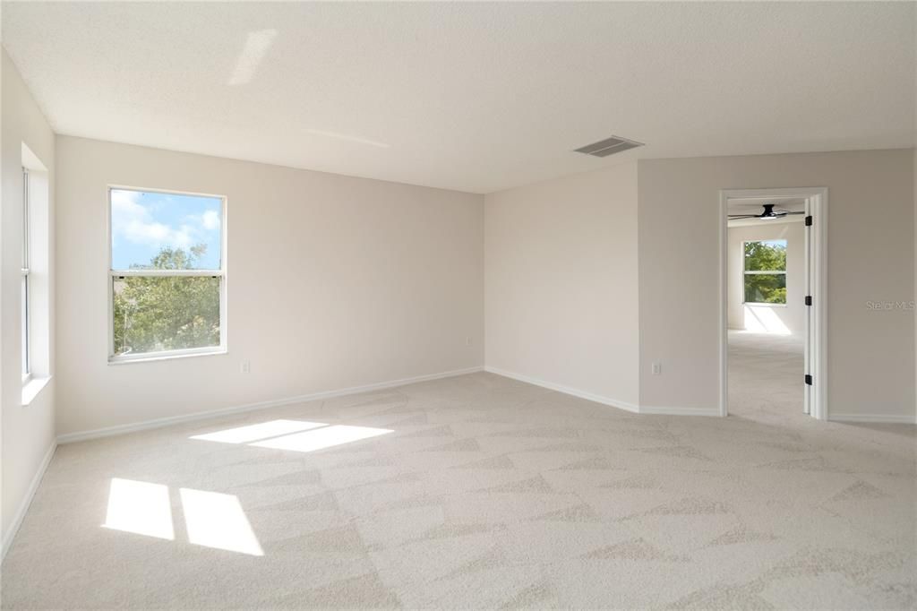 For Sale: $475,000 (4 beds, 2 baths, 2810 Square Feet)