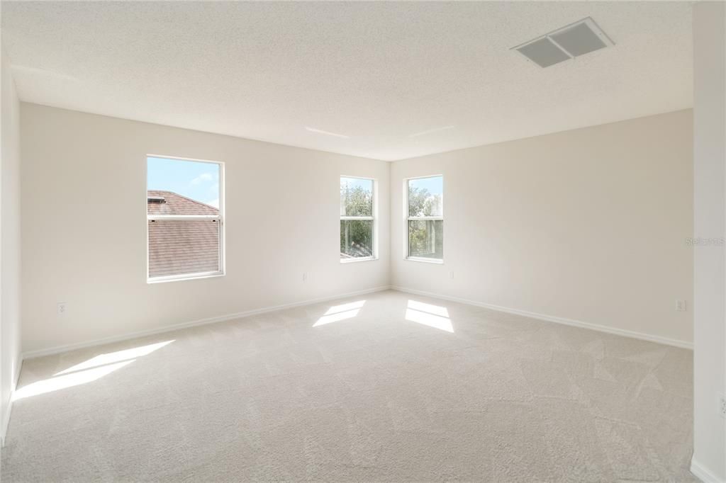 For Sale: $475,000 (4 beds, 2 baths, 2810 Square Feet)