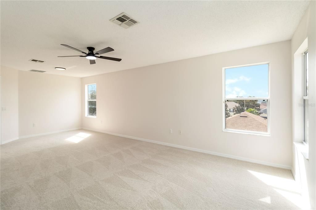 For Sale: $475,000 (4 beds, 2 baths, 2810 Square Feet)