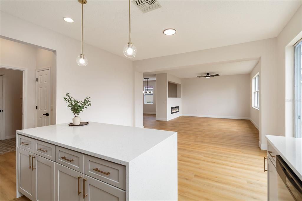 For Sale: $475,000 (4 beds, 2 baths, 2810 Square Feet)