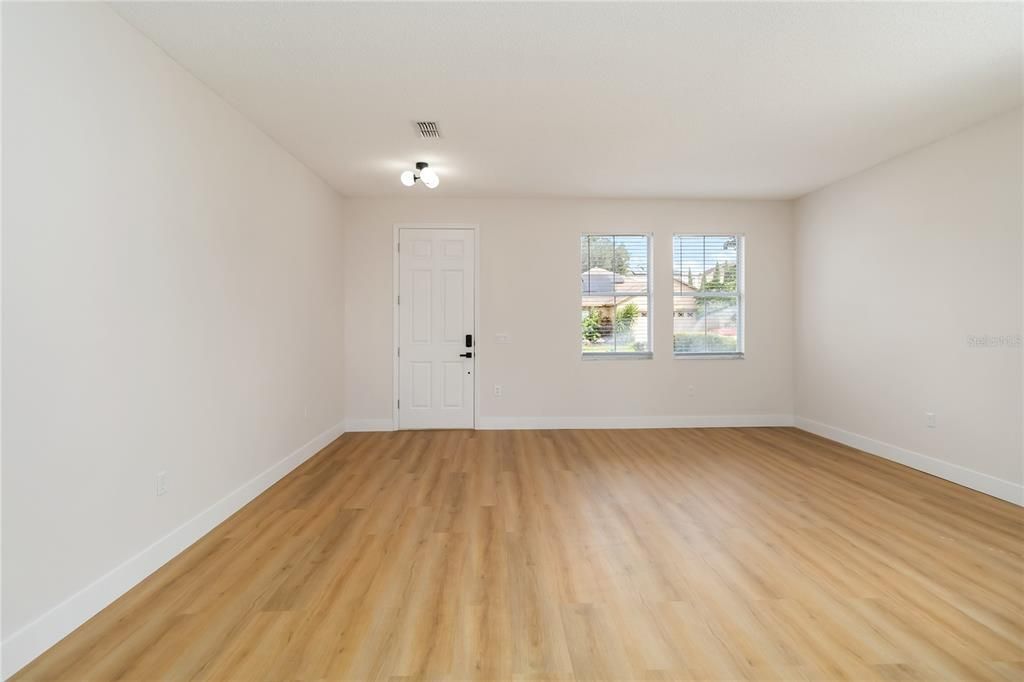 For Sale: $475,000 (4 beds, 2 baths, 2810 Square Feet)