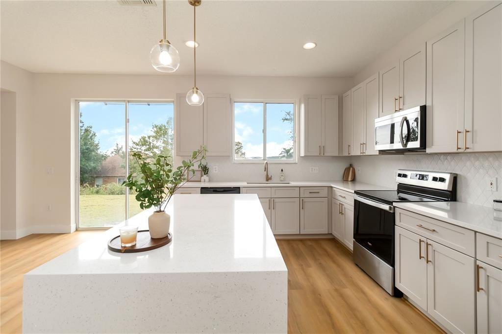 For Sale: $475,000 (4 beds, 2 baths, 2810 Square Feet)