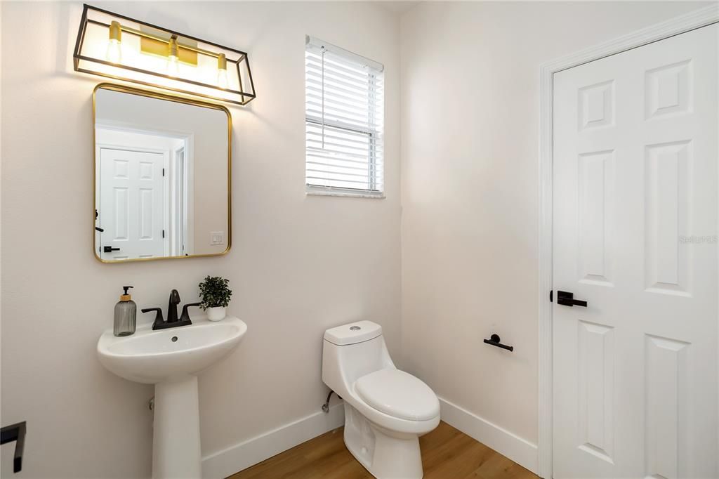 For Sale: $475,000 (4 beds, 2 baths, 2810 Square Feet)