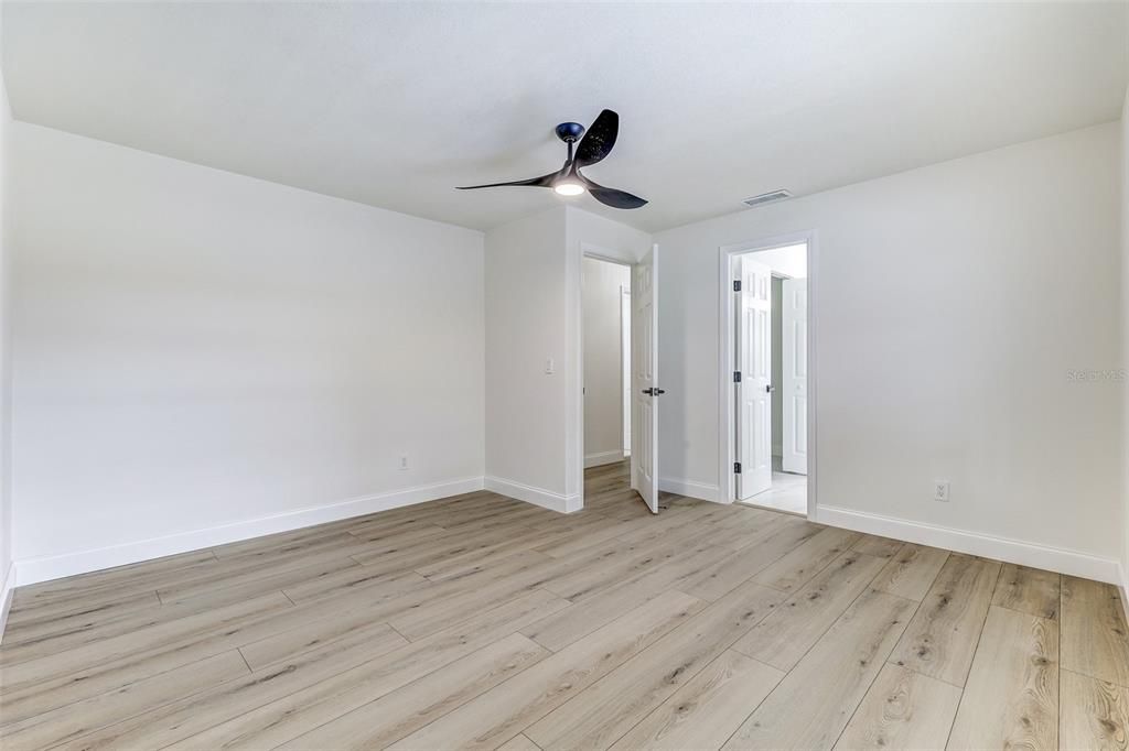 For Sale: $375,000 (3 beds, 2 baths, 1410 Square Feet)