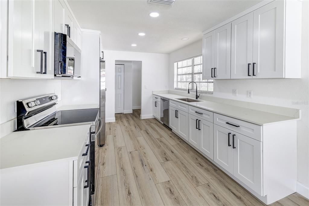 For Sale: $375,000 (3 beds, 2 baths, 1410 Square Feet)