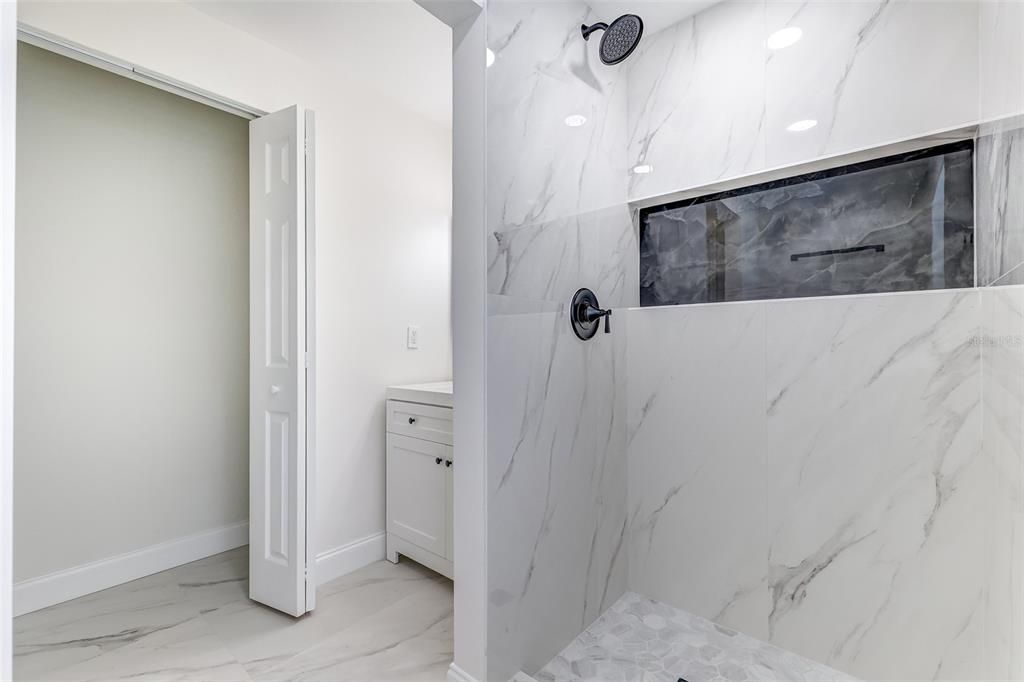 For Sale: $375,000 (3 beds, 2 baths, 1410 Square Feet)