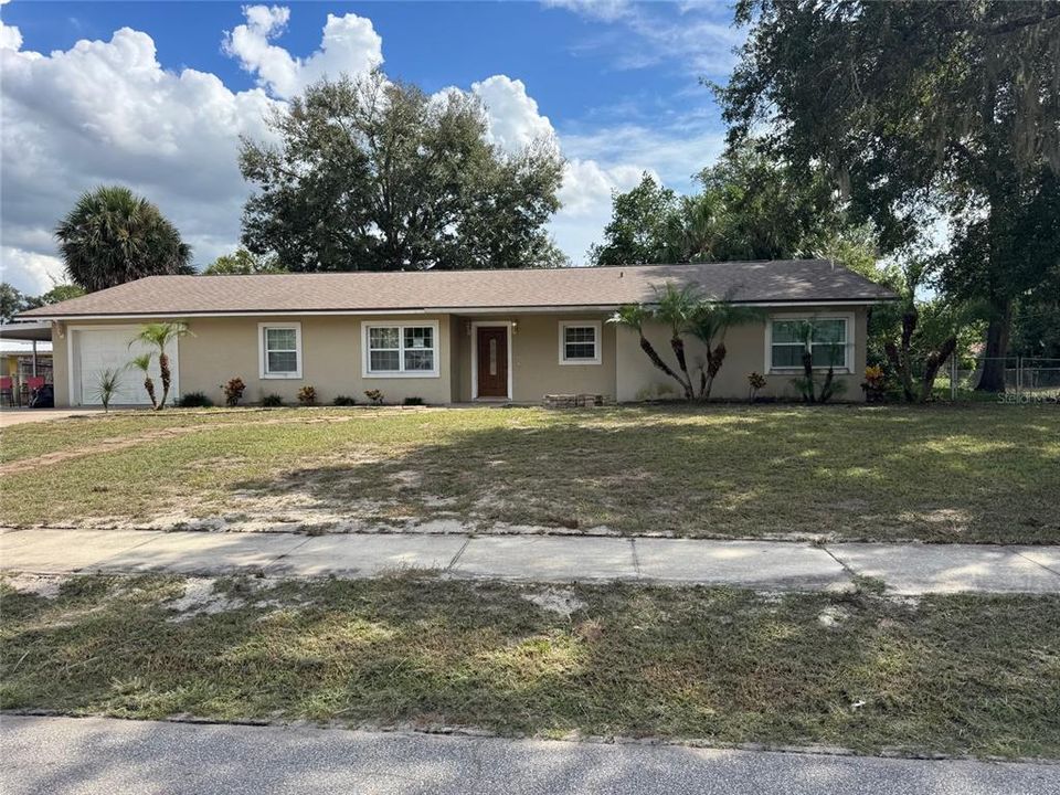 Recently Sold: $229,000 (5 beds, 2 baths, 2164 Square Feet)