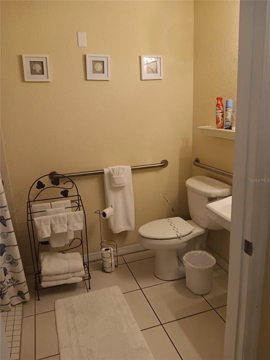 For Sale: $479,000 (2 beds, 2 baths, 822 Square Feet)