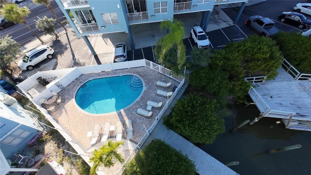 For Sale: $479,000 (2 beds, 2 baths, 822 Square Feet)