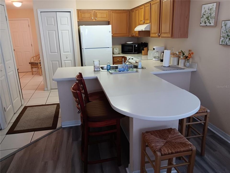 For Sale: $479,000 (2 beds, 2 baths, 822 Square Feet)