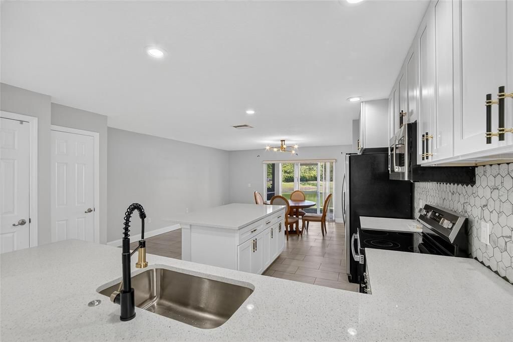 For Sale: $254,500 (3 beds, 2 baths, 1640 Square Feet)