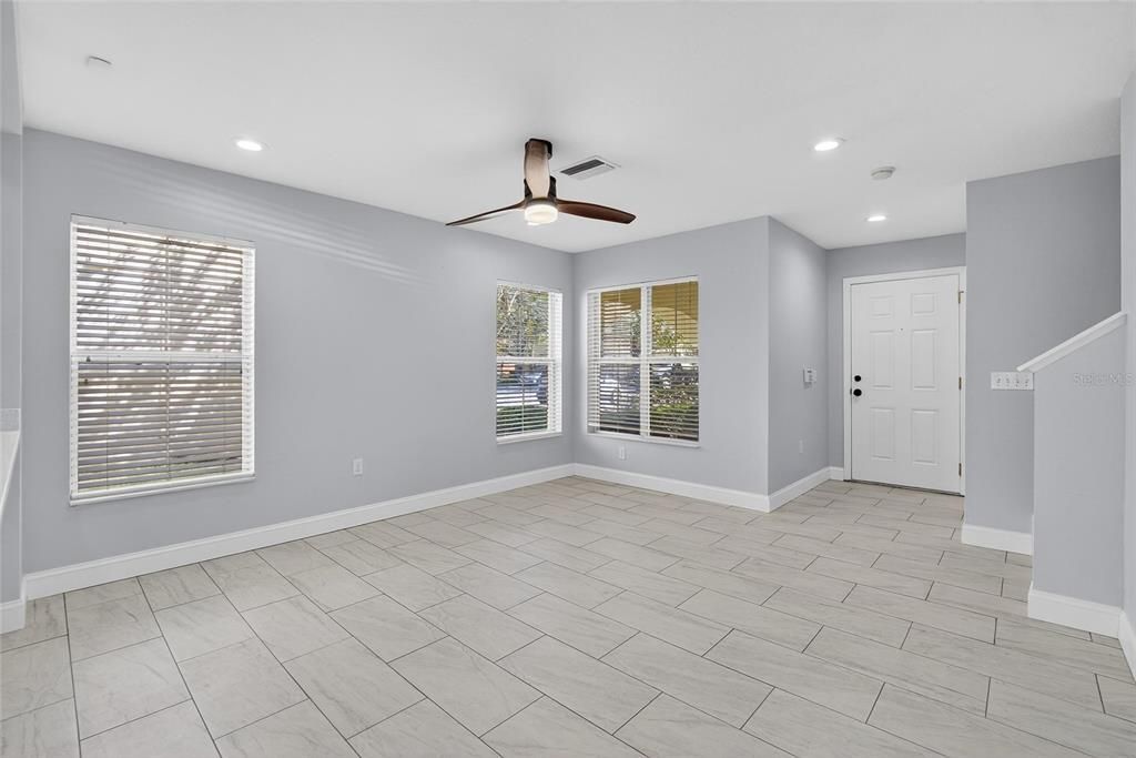 For Sale: $254,500 (3 beds, 2 baths, 1640 Square Feet)