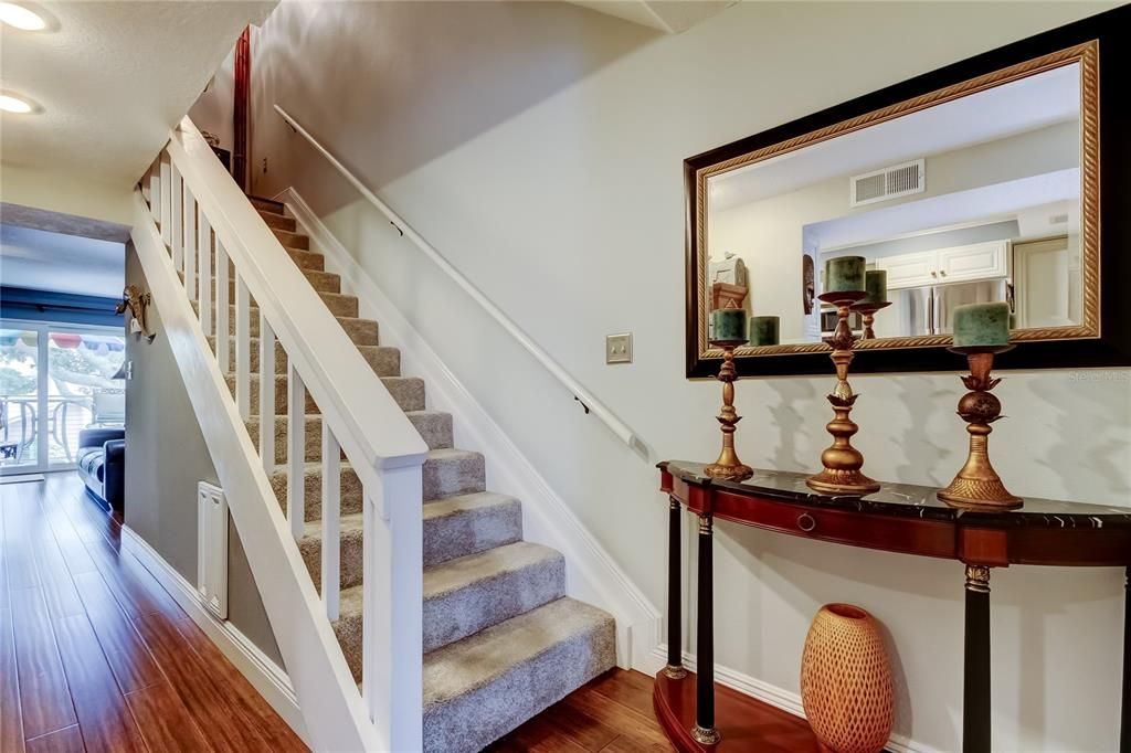 На продажу: $415,000 (2 спален, 2 ванн, 1290 Квадратных фут)