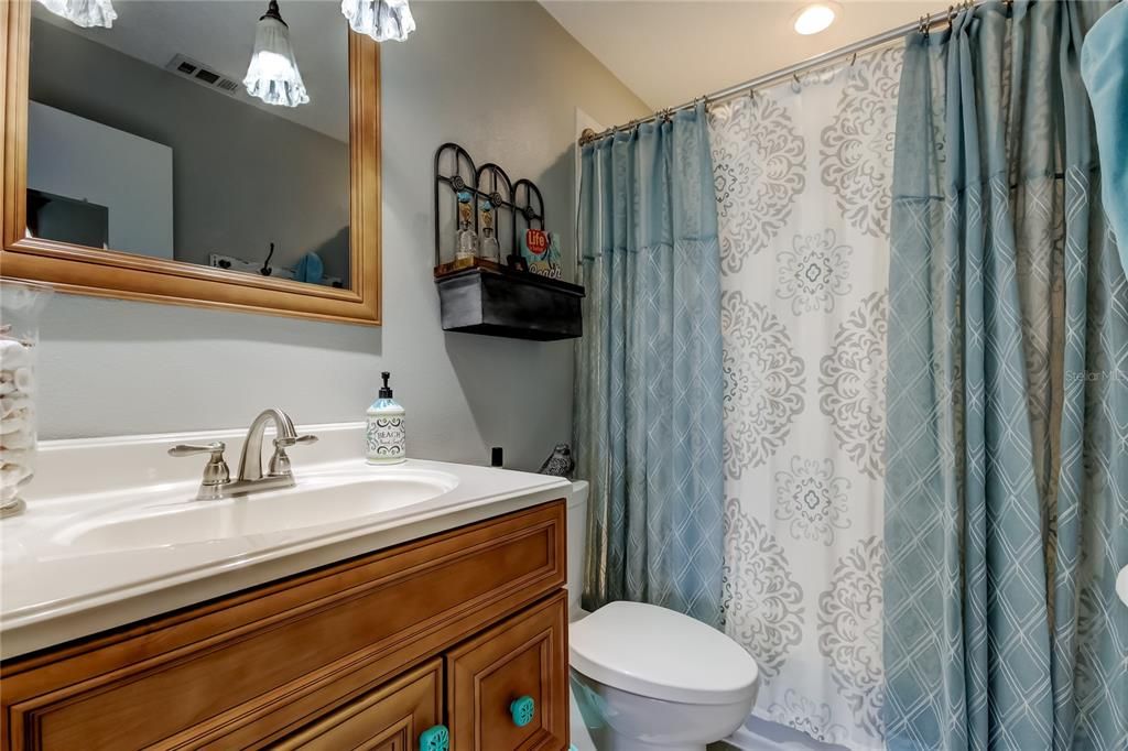 На продажу: $415,000 (2 спален, 2 ванн, 1290 Квадратных фут)