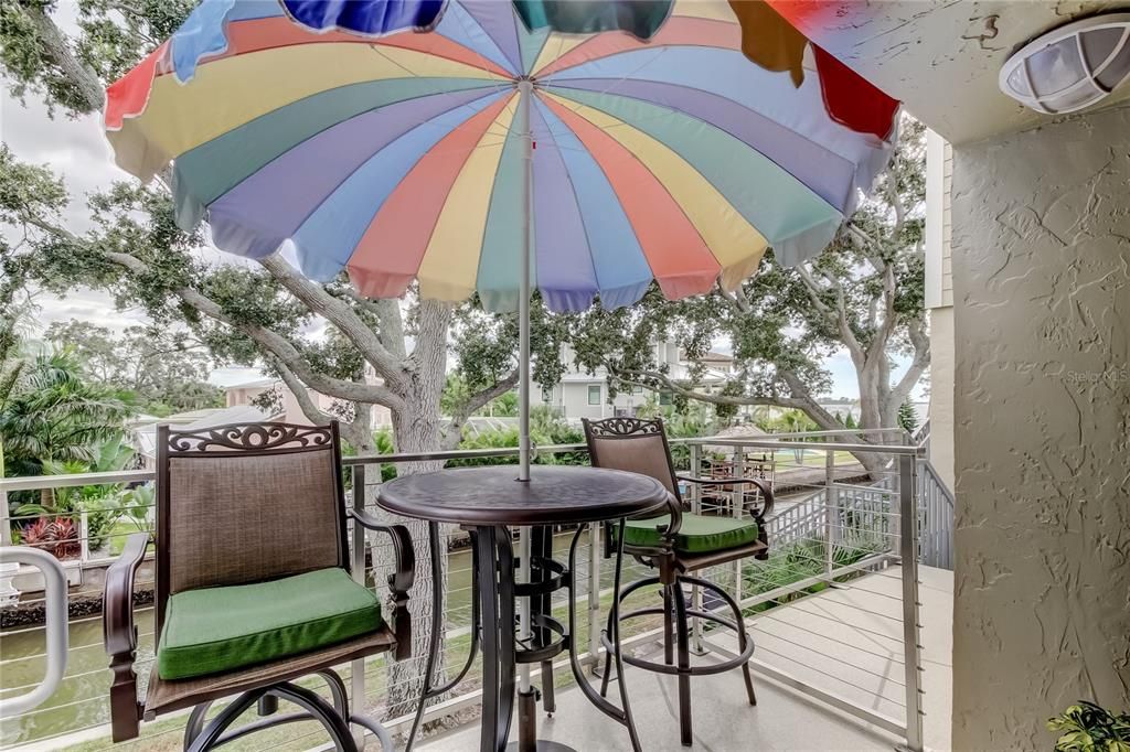 На продажу: $415,000 (2 спален, 2 ванн, 1290 Квадратных фут)