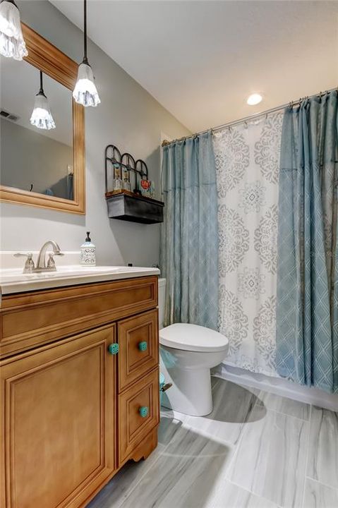 На продажу: $415,000 (2 спален, 2 ванн, 1290 Квадратных фут)