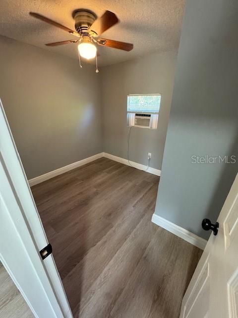 待售: $126,000 (3 贝兹, 1 浴室, 960 平方英尺)