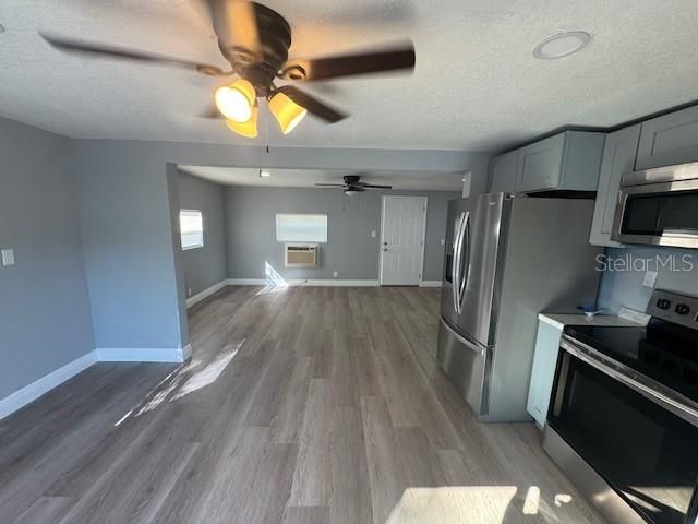 待售: $126,000 (3 贝兹, 1 浴室, 960 平方英尺)