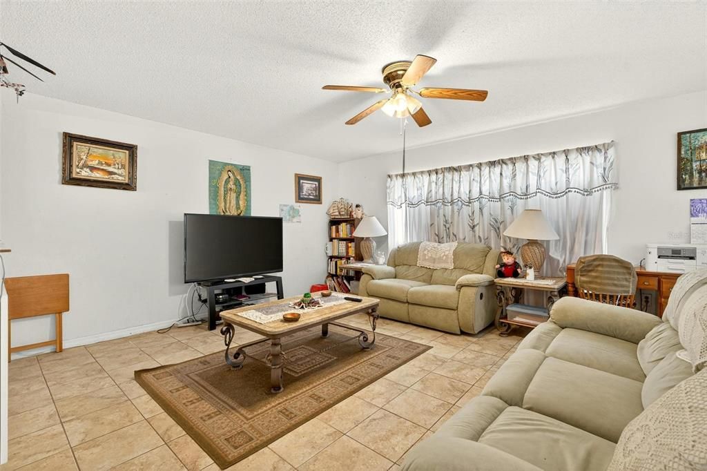 For Sale: $489,900 (4 beds, 2 baths, 2900 Square Feet)