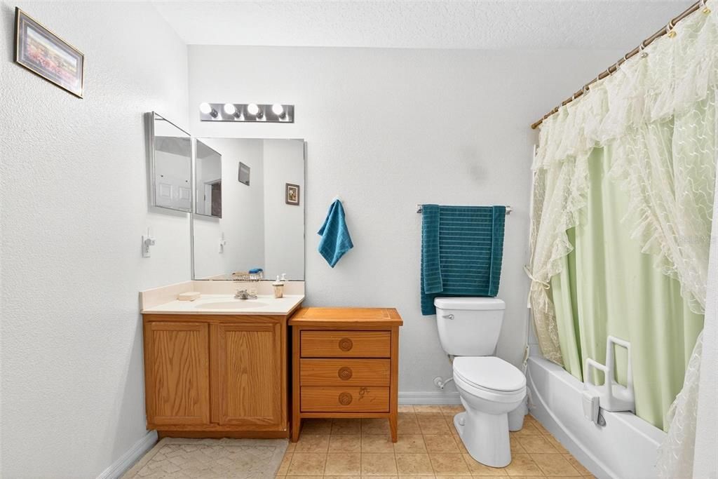 For Sale: $489,900 (4 beds, 2 baths, 2900 Square Feet)