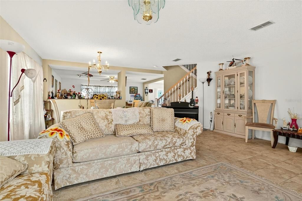 For Sale: $489,900 (4 beds, 2 baths, 2900 Square Feet)