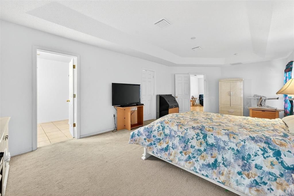 For Sale: $489,900 (4 beds, 2 baths, 2900 Square Feet)