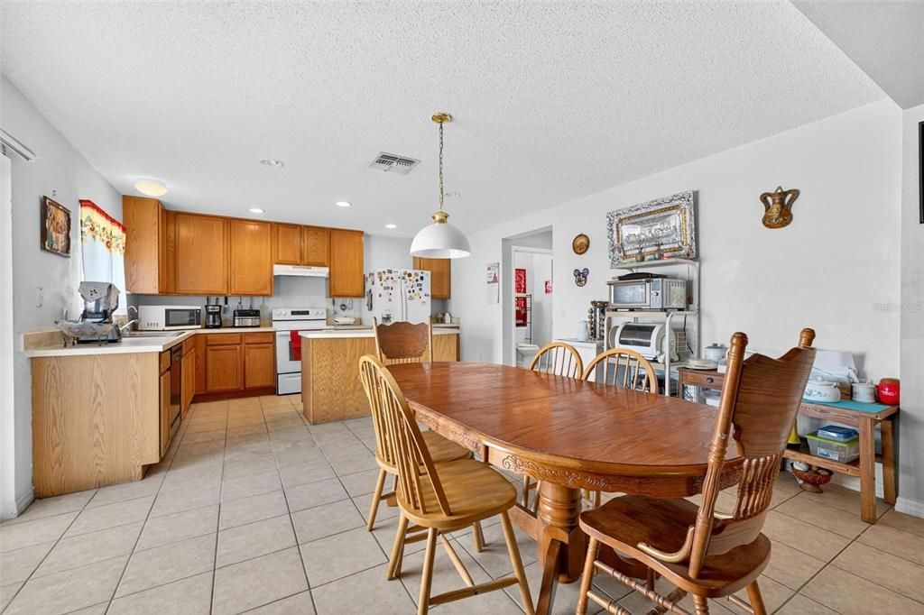 For Sale: $489,900 (4 beds, 2 baths, 2900 Square Feet)