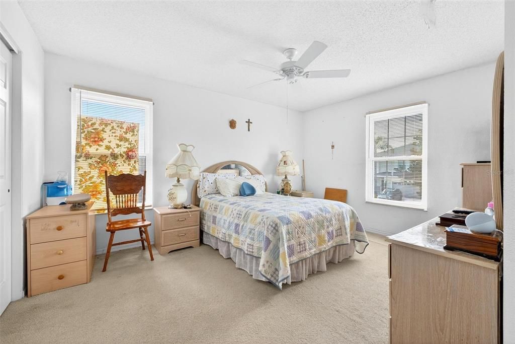 For Sale: $489,900 (4 beds, 2 baths, 2900 Square Feet)