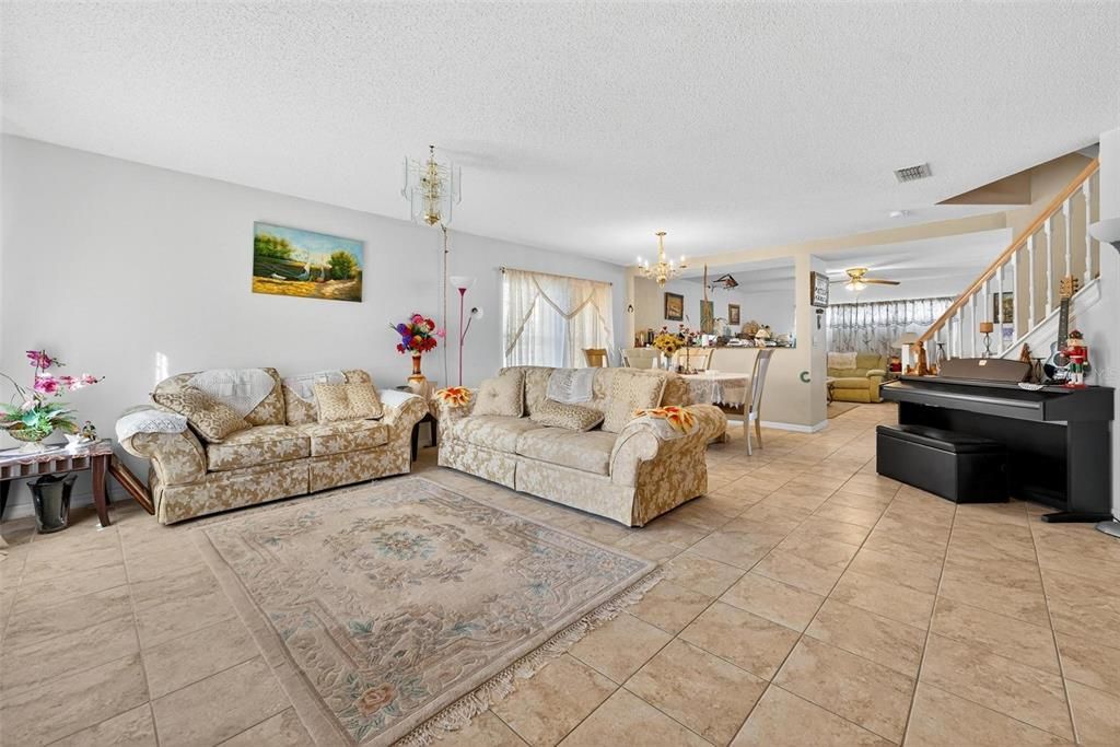 For Sale: $489,900 (4 beds, 2 baths, 2900 Square Feet)