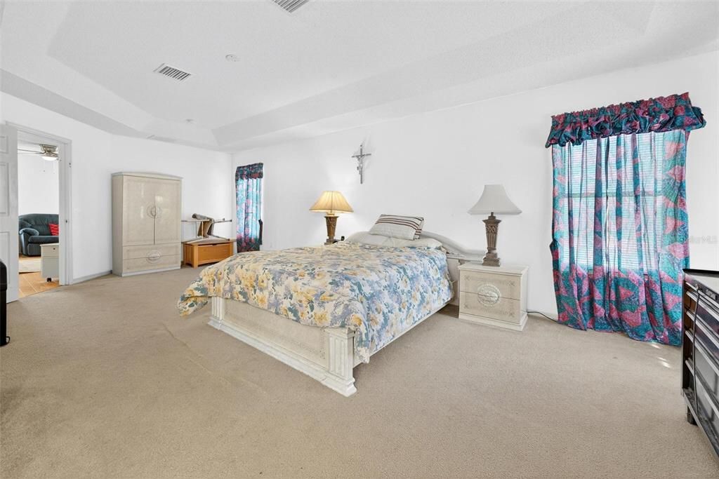 For Sale: $489,900 (4 beds, 2 baths, 2900 Square Feet)