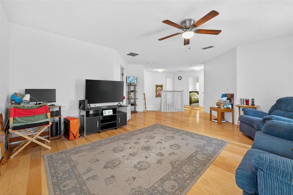 For Sale: $489,900 (4 beds, 2 baths, 2900 Square Feet)