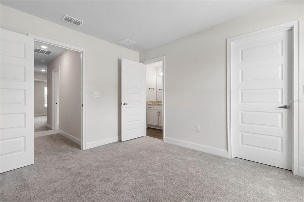 For Sale: $379,200 (4 beds, 3 baths, 2117 Square Feet)