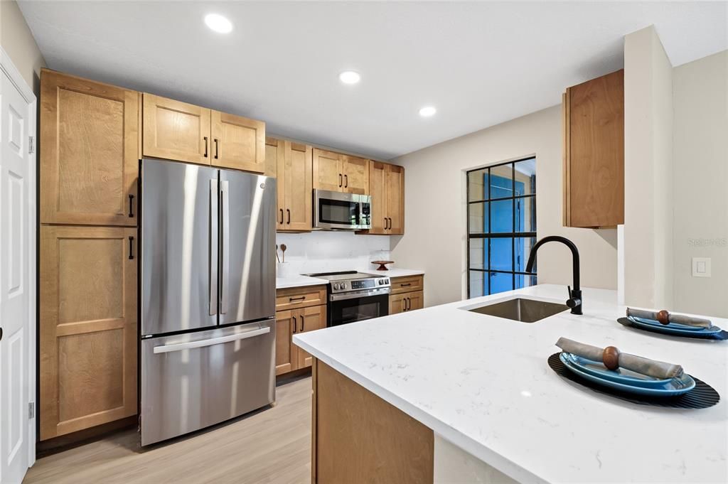 Active With Contract: $284,900 (2 beds, 2 baths, 1223 Square Feet)