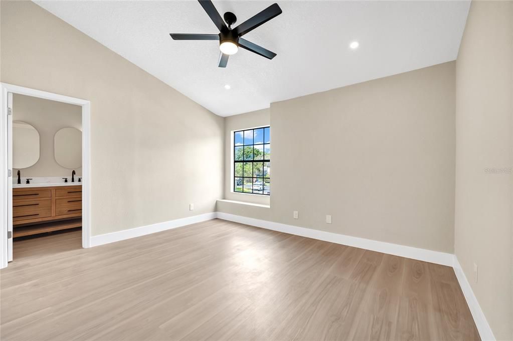 Active With Contract: $284,900 (2 beds, 2 baths, 1223 Square Feet)
