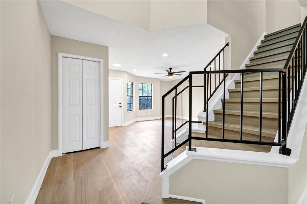 Active With Contract: $284,900 (2 beds, 2 baths, 1223 Square Feet)