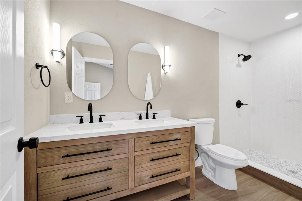 Active With Contract: $284,900 (2 beds, 2 baths, 1223 Square Feet)