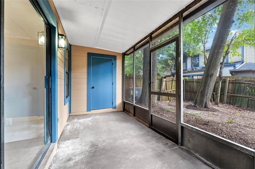 Active With Contract: $284,900 (2 beds, 2 baths, 1223 Square Feet)