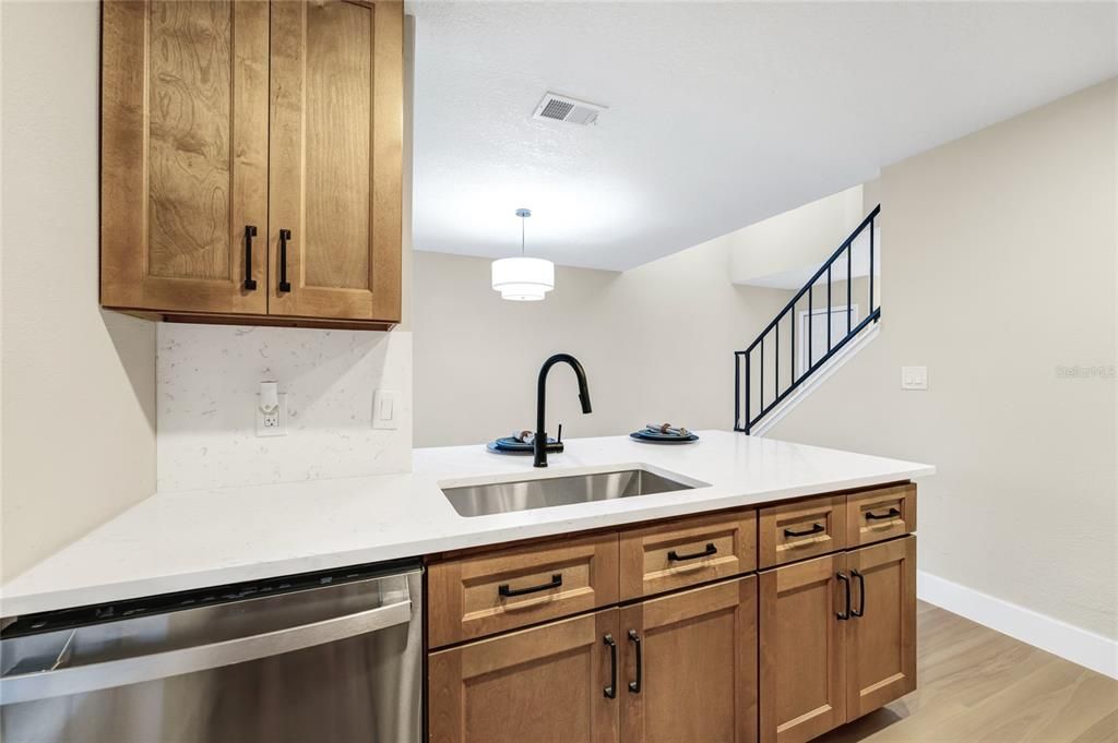 Active With Contract: $284,900 (2 beds, 2 baths, 1223 Square Feet)
