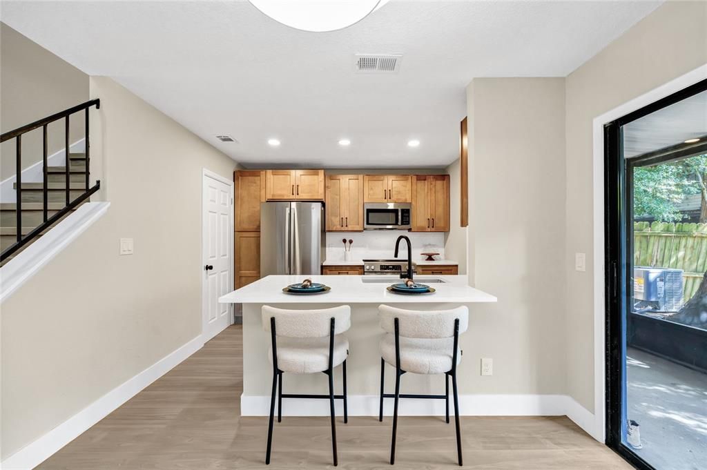 Active With Contract: $284,900 (2 beds, 2 baths, 1223 Square Feet)