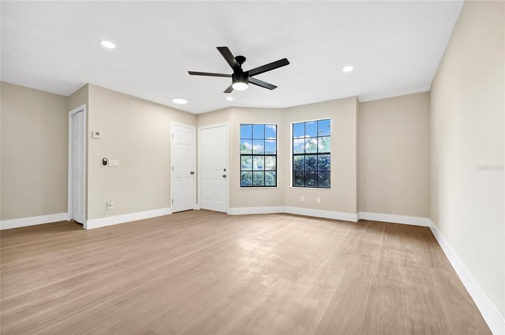 Active With Contract: $284,900 (2 beds, 2 baths, 1223 Square Feet)