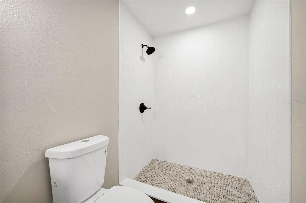 Active With Contract: $284,900 (2 beds, 2 baths, 1223 Square Feet)