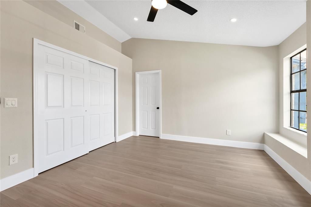 Active With Contract: $284,900 (2 beds, 2 baths, 1223 Square Feet)