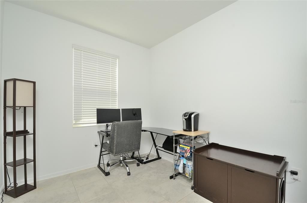 For Sale: $470,000 (4 beds, 3 baths, 2107 Square Feet)