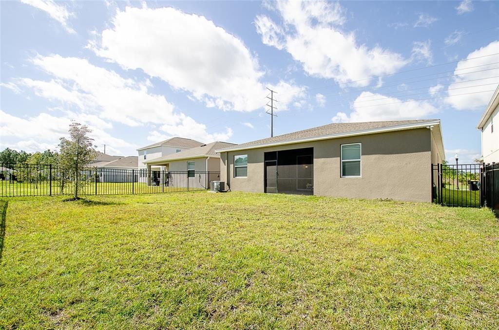 For Sale: $470,000 (4 beds, 3 baths, 2107 Square Feet)