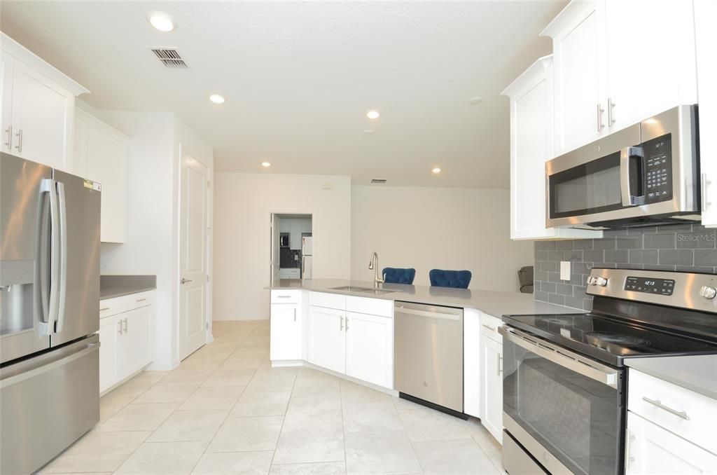 For Sale: $470,000 (4 beds, 3 baths, 2107 Square Feet)