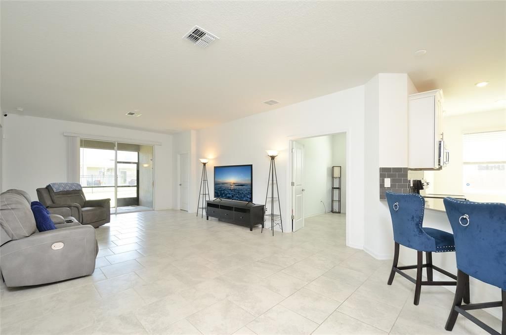 For Sale: $470,000 (4 beds, 3 baths, 2107 Square Feet)